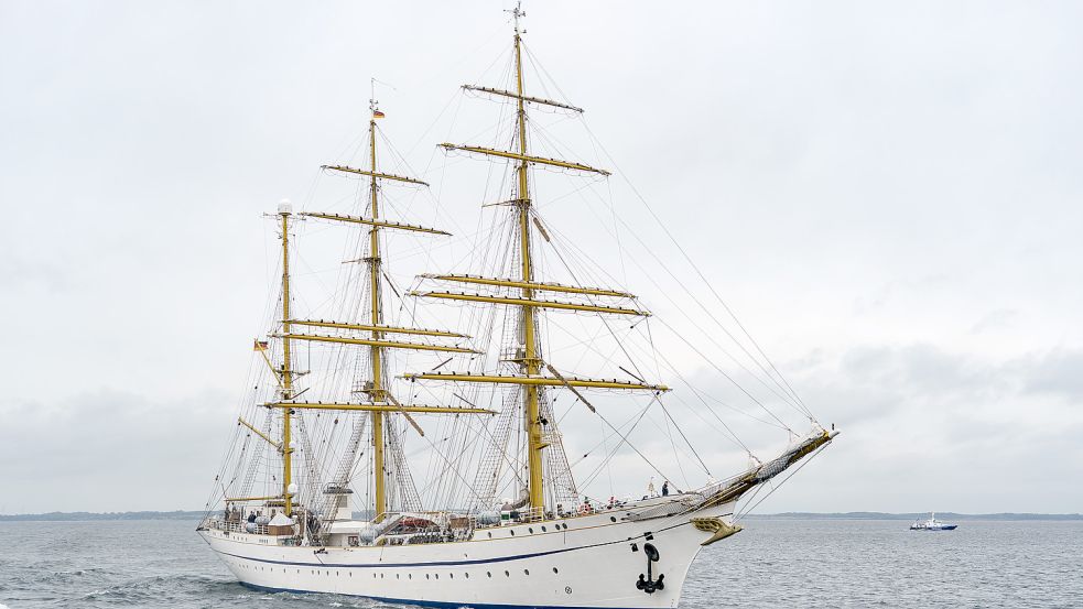 Die Gorch Fock ans Schwarze Meer verlegen? Foto: Axel Heimken/dpa