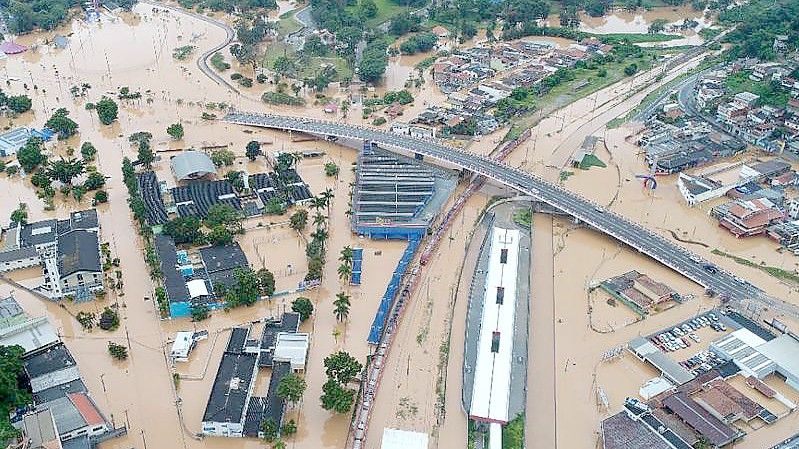 Blick auf Franco da Rocha in Brasilien. Die Gegend ist nach schweren Regenfällen überflutet. Foto: Orlando Junior/Futura Press/AP/dpa