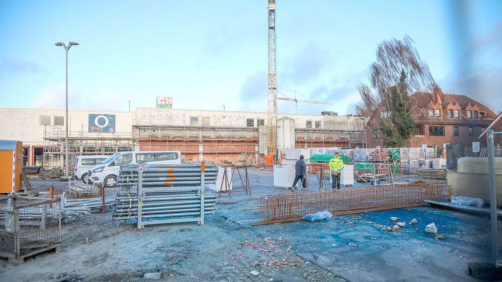 Am Pferdemarkt läuft der Umbau seit Monaten. Noch vor Jahresende sollen dort ein Combi und DM einziehen. Foto: Romuald Banik