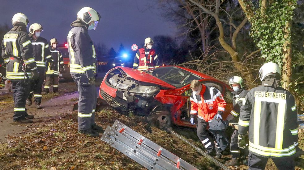 Die Feuerwehr ist in Aurich Tannenhausen im Einsatz. Foto: Romuald Banik