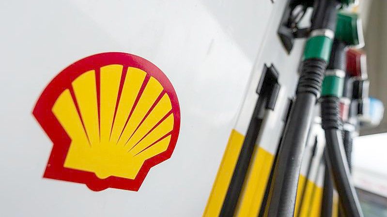 Bei Shell hatte das Jahr 2020 unter dem Strich zu einem Verlust von 21,7 Milliarden Dollar geführt. Foto: Christophe Gateau/dpa