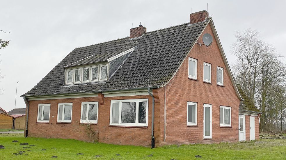 Ein altes Einfamilienhaus in Wiegboldsbur soll zur Tafel-Ausgabestelle umfunktioniert werden. Foto: Holger Janssen