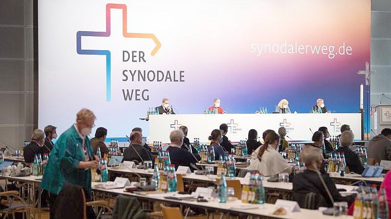Die Dritte Synodalversammlung der deutschen Katholiken soll konkrete Reformen bringen. Foto: Sebastian Gollnow/dpa