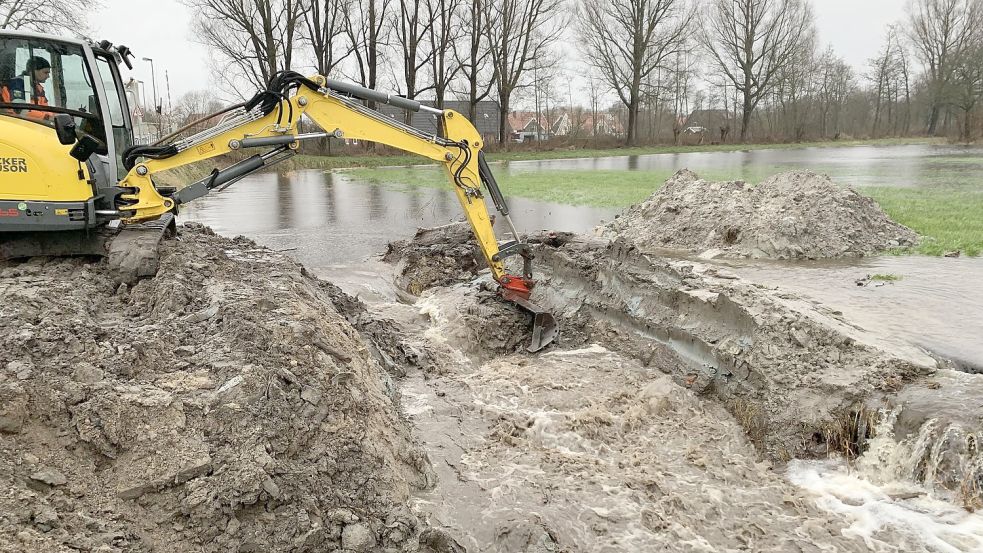 Das Wasser von den Feldern konnte schließlich abfließen. Foto: Feuerwehr