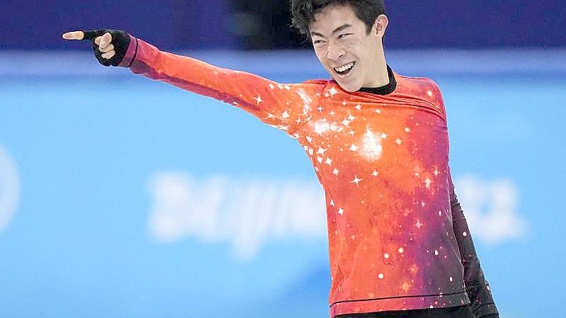 US-Star Nathan Chen ist Olympiasieger im Eiskunstlaufen. Foto: David J. Phillip/AP/dpa