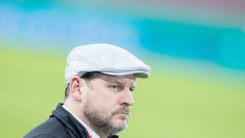 Cheftrainer Steffen Baumgart ist nach seiner einwöchigen Corona-Quarantäne auf den Trainingsplatz des 1. FC Köln zurückgekehrt. Foto: Rolf Vennenbernd/dpa