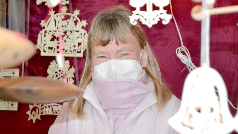Anja Janssen, Stand Holzarbeiten