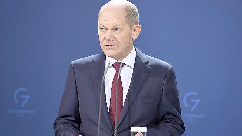 Bundeskanzler Olaf Scholz (SPD) bei einer Pressekonferenz mit den Spitzen der drei baltischen Staaten. Foto: Christophe Gateau/dpa-Pool/dpa