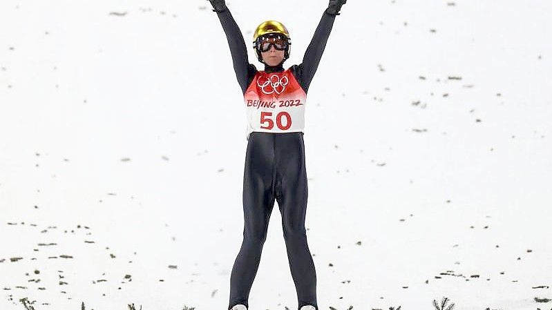 Skispringer Karl Geiger gewann die Bronzemedaille. Foto: Daniel Karmann/dpa
