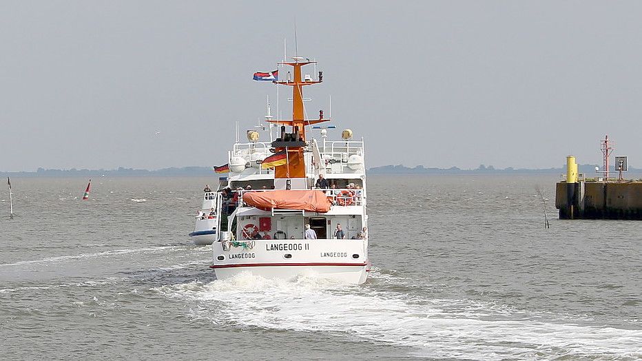 Eine Langeoog-Fähre auf dem Weg zum Festland. Foto: Oltmanns