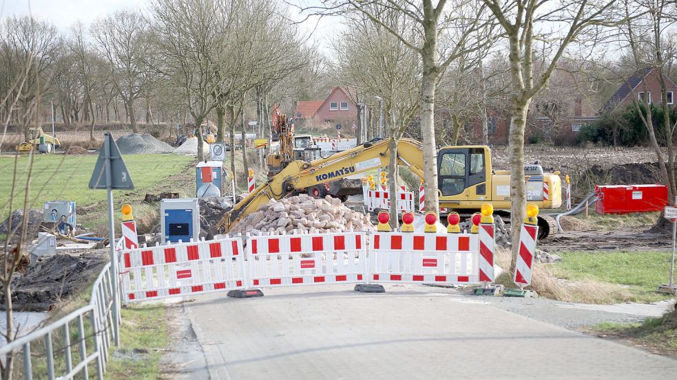 Seit Anfang Januar ist die Straße „Zum Haxtumerfeld“ wegen der Arbeiten für den neuen Radweg gesperrt. Foto: Romuald Banik