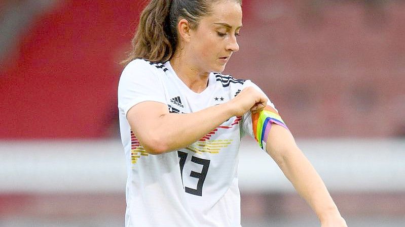 Kapitänin des deutschen Frauen-Fußball-Nationalteams: Sara Däbritz. Foto: Robert Michael/dpa-Zentralbild/dpa