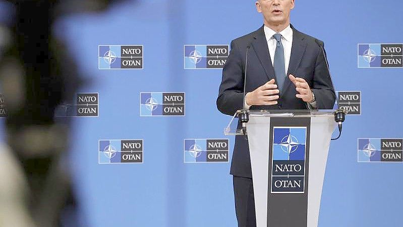 Jens Stoltenberg, Nato-Generalsekretär, hat sich am Donnerstag mit den Nato-Verteidigunsministern in Brüssel getroffen. Foto: Olivier Matthys/AP/dpa