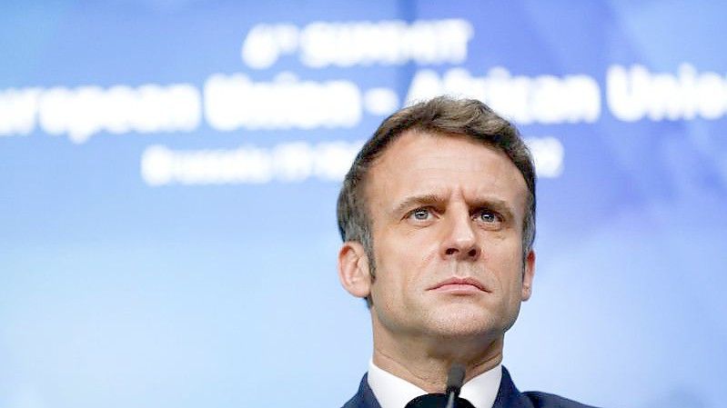 Frankreichs Präsident Emmanuel Macron hat am Abend mit dem iranischen Präsidenten Ebrahim Raisi telefoniert. Foto: Johanna Geron/Pool Reuters/AP/dpa