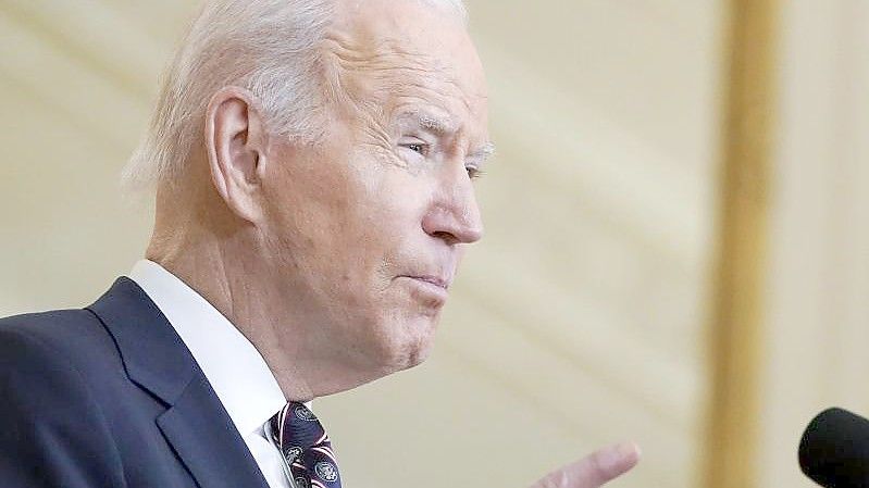 US-Präsident Joe Biden spricht im Weißen Haus zur Lage in der Ukraine. Der Konflikt in Osteuropa macht sich auch an der New Yorker Wall Street bemerkbar. Foto: Alex Brandon/AP/dpa
