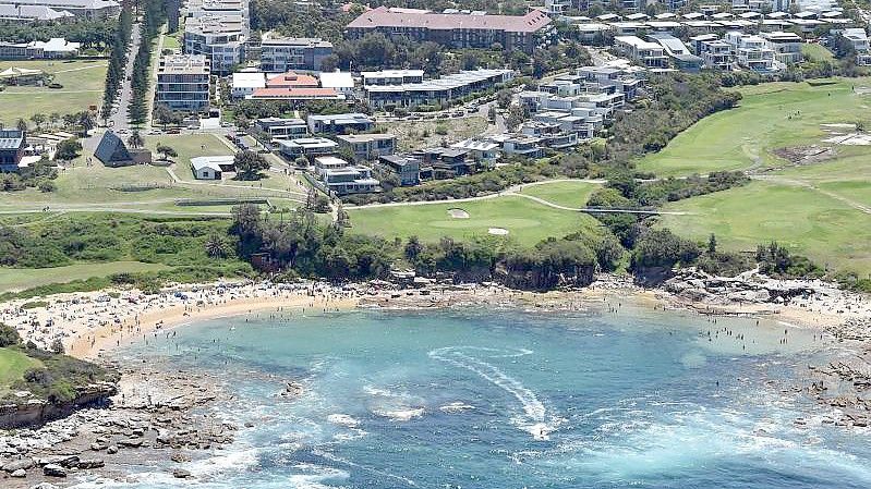 Bis Ende Juni werden von Little Bay bis zum berühmten Bondi Beach täglich 15 intelligente Langleinen, sogenannte Smart-Drumlines, installiert. Foto: Mick Tsikas/AAP/dpa