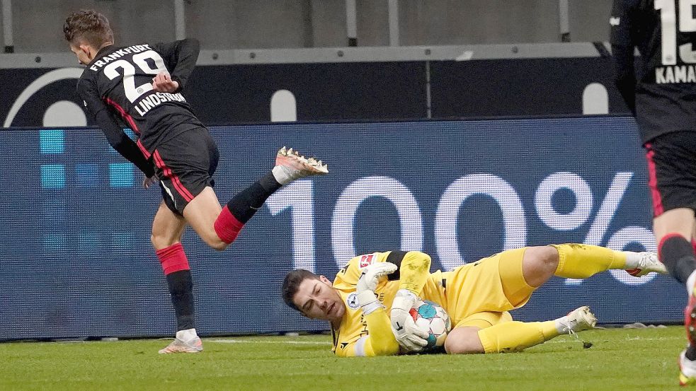 Arminia Bielefeld mit Torwart Stefan Ortega hat auswärts die wenigsten Gegentore kassiert. Foto: imago images/eu-images