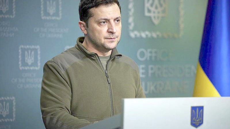 Der ukrainische Präsident Wolodymyr Selenskyj hat von der EU eine Aufnahme seines Landes in den europäischen Staatenbund gefordert. Foto: Uncredited/Ukrainian Presidential Press Office/AP/dpa