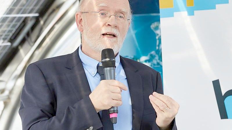 Der Meeresbiologe Hans-Otto Pörtner sagt, die Welt befinde sich im entscheidenden Jahrzehnt, um das Ruder beim Klimawandel noch herumzureißen. Foto: Georg Wendt/dpa