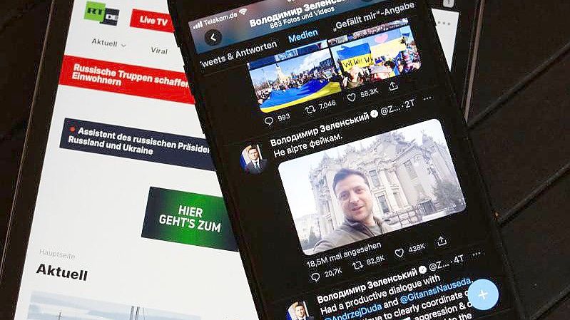 In einem gemeinsamen Schreiben haben Polen und die baltischen Staaten vier große Tech-Unternehmen zu mehr Engagement gegen Kriegstreiberei und Falschinformationen aufgerufen. Foto: Fernando Gutierrez-Juarez/dpa-Zentralbild/dpa