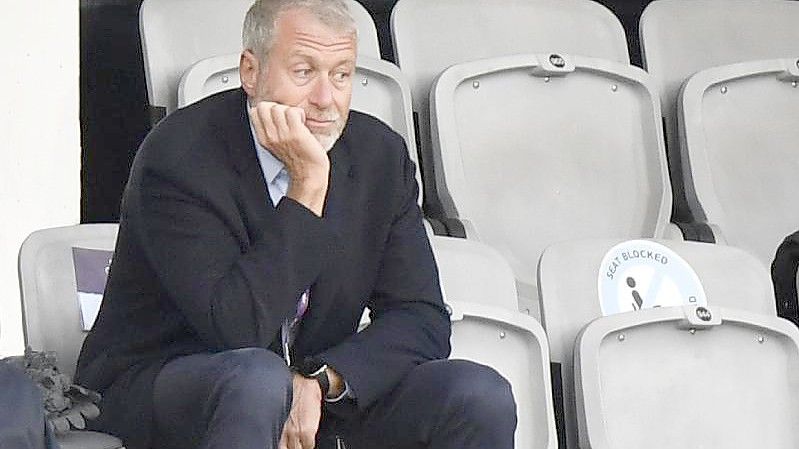 Vor 19 Jahren stieg Roman Abramowitsch beim FC Chelsea ein. Foto: Martin Meissner/AP/dpa