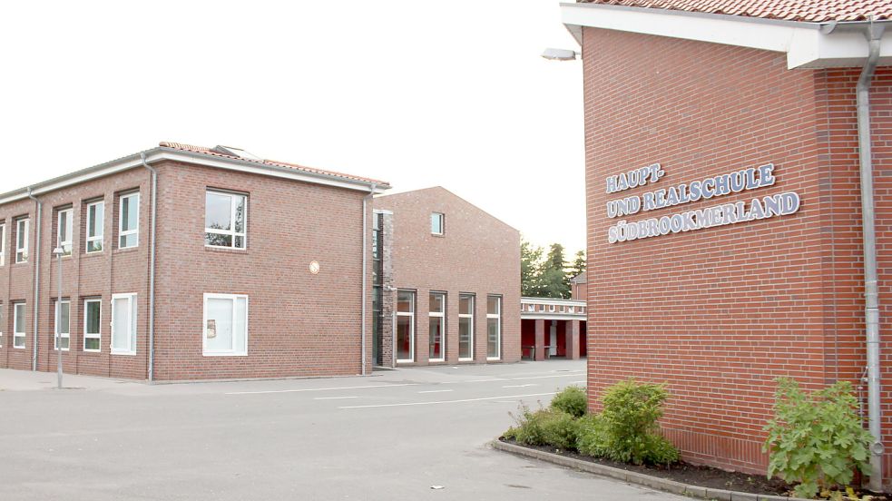 Eine weiterefreie Schule aus Ostfriesland hat Interesse an der Nutzung des Moordorfer Haupt- und Realschulgebäudes angemeldet. Foto: Karin Böhmer