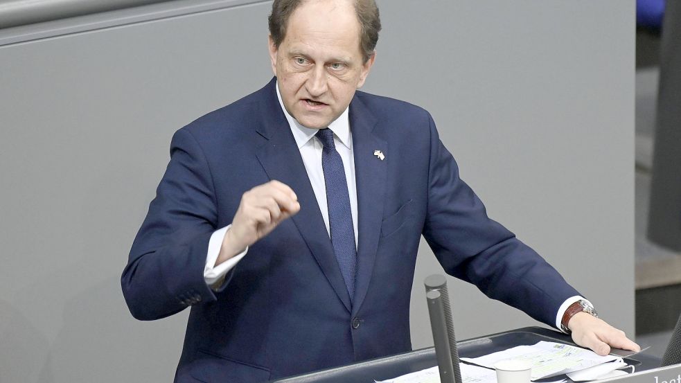 Alexander Graf Lambsdorff (FDP) erklärt im Interview, warum auch die Politik im Angesicht des Leids der Ukraine ein Gefühl der Hilflosigkeit erfasst. Die Sanktionen, sagt er, seien dennoch ein scharfes Schwert. Foto: imago images/Frederic Kern