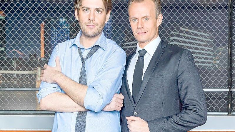 Krempeln ihr Programnm um: Claus von Wagner (l) und Max Uthoff von der ZDF-„Anstalt“. (Archivbild). Foto: Jürgen Nobel/ZDF/dpa
