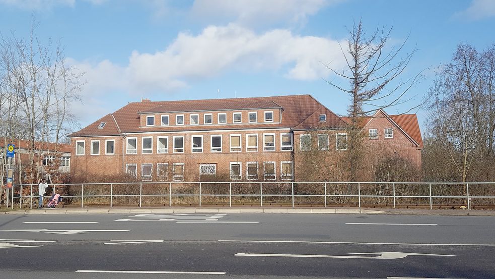 2015 waren in der ehemaligen Waldorfschule in Moordorf noch Flüchtlinge untergebracht. Daraus wird nun aber wohl nichts mehr. Foto: Holger Janssen