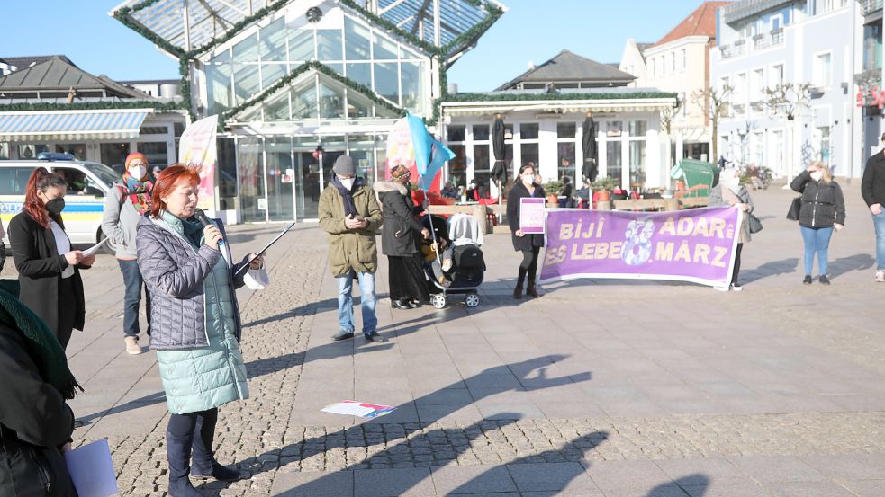 Auricher Gleichstellungsbeauftragte Birgit Ehring-Timm kam zu Wort. Foto: Romuald Banik