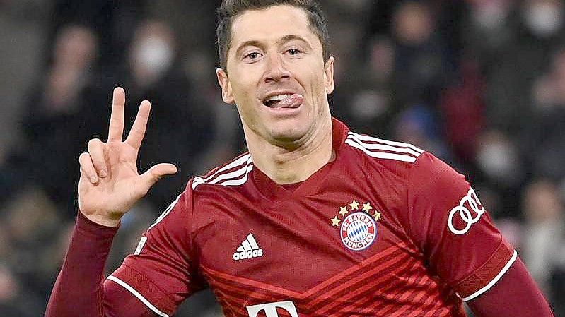 Bayern-Star Robert Lewandowski erzielte die ersten drei Tore gegen RB Salzburg. Foto: Sven Hoppe/dpa