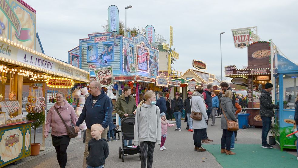 Mit einem strengen Hygienekonzept konnte im vorigen Jahr der Auricher Herbstmarkt stattfinden. Foto: Franziska Otto