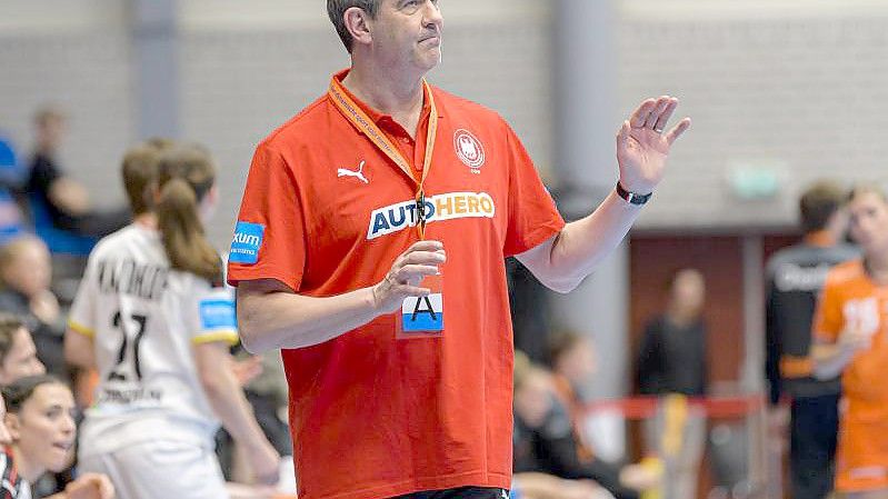 Der Niederländer Henk Groener ist nicht mehr Trainer der deutschen Frauenhandballnationalmannschaft. Foto: Marco Wolf/dpa