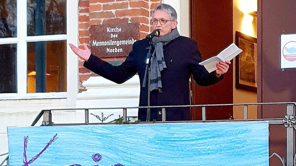 Landrat Olaf Meinen appellierte an Putin, den Krieg zu stoppen. Foto: Rebecca Kresse