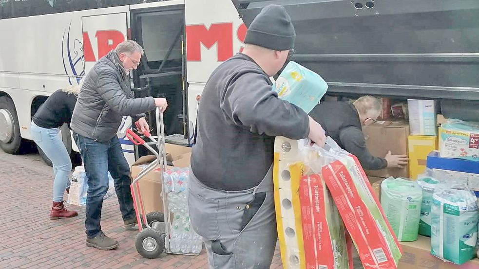 Klopapier und Windelns: Im Harms-Reisebus wurden viele Hygieneartikel verstaut. Foto: privat