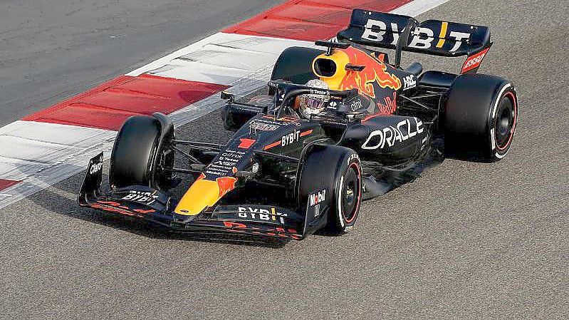 Max Verstappen will seinen WM-Coup vom Vorjahr wiederholen. Foto: Hasan Bratic/dpa