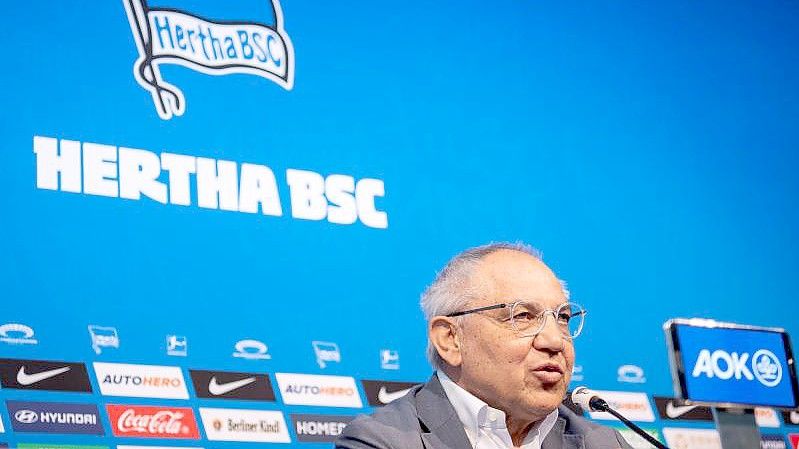 Felix Magath wird als neuer Trainer von Hertha BSC vorgestellt. Foto: Jan-Philipp Burmann/Hertha BSC/dpa