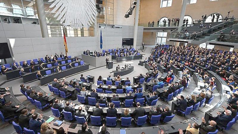 Die Abgeordneten des Deutschen Bundestags. Foto: Bernd von Jutrczenka/dpa