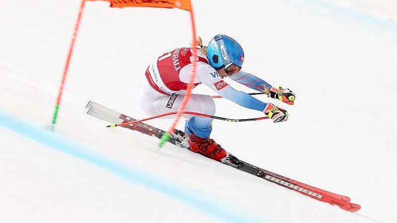 US-Ski-Star Mikaela Shiffrin gewann zum vierten Mal den Gesamtweltcup. Foto: Alessandro Trovati/AP/dpa