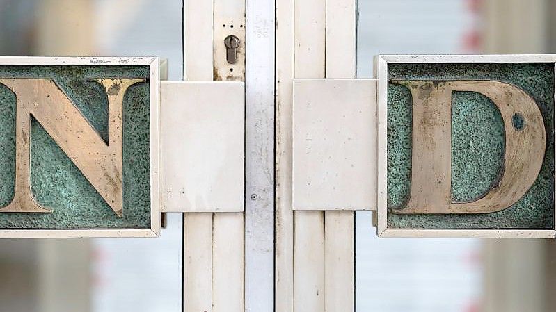 Der Eingang zum Verlagshaus der linken Tageszeitung „nd“ in Berlin-Friedrichshain. Foto: Bernd von Jutrczenka/dpa