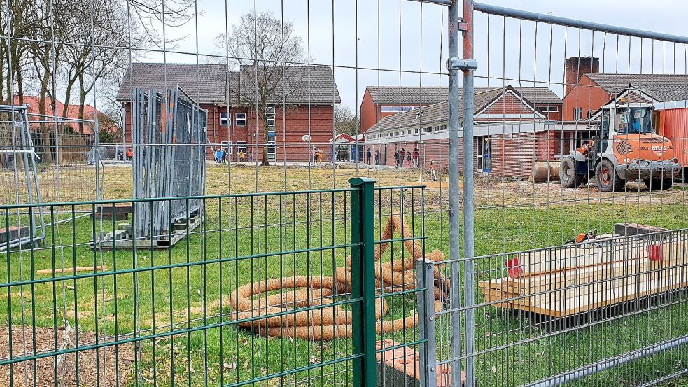 Jetzt geht es auf dem Gelände der Grundschule „Im Spiet“ los: Der Bau der neuen Mensa startet. Foto: Rebecca Kresse