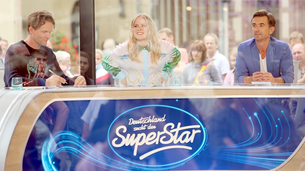 Die Jury der 19. Staffel DSDS: Toby Gad, Musikproduzent, Ilse DeLange, Sängerin, und Schlagerstar Florian Silbereisen. Foto: Matthias Bein/dpa