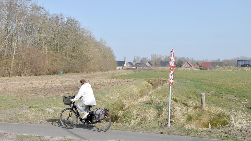 Auf dem Land des Landwirts Johannes von Essen (Blick von der Kirchstraße) soll sich künftig Gewerbe ansiedeln. Foto: Thomas Dirks