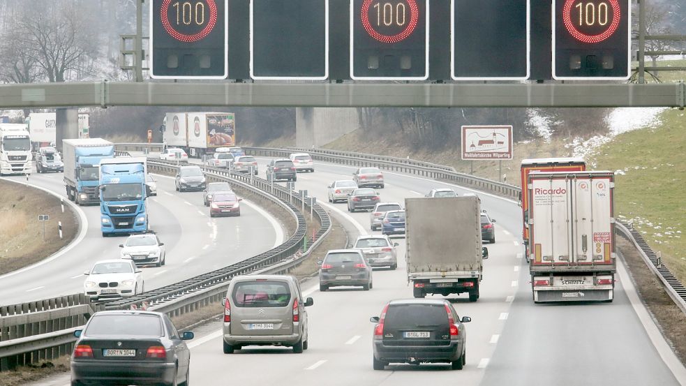 Das Tempolimit spaltet die Gesellschaft seit vielen Jahren. Lange galt 130 km/h als mögliche Grenze, nun ist Tempo 100 im Gespräch. Foto: imago images/Frank Sorge
