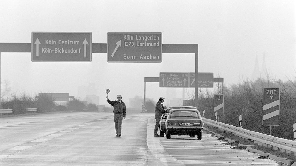 1973 wurden mehrere autofreie Sonntage wegen der Ölkrise angeordnet und durchgesetzt. Angesichts des Ukrainekrieges kommt es jetzt wieder zur Verknappung von fossilen Brennstoffen in Deutschland. Foto: DPA