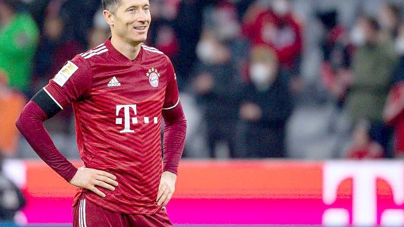 Der FC Bayern München setzt auch in Freiburg auf Stürmerstar Robert Lewandowski. Foto: Sven Hoppe/dpa