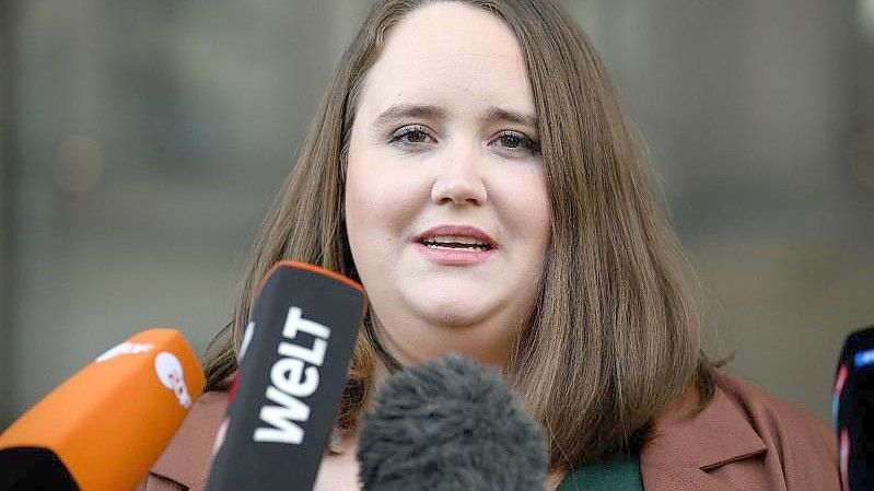 Co-Vorsitzende der Grünen, Ricarda Lang, im Gespräch mit Journalisten. Foto: Bernd von Jutrczenka/dpa