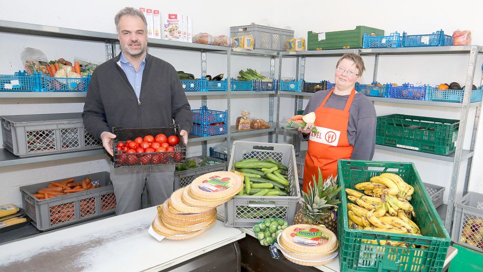 Matthias Caspers als Geschäftsführer der Diakonie Aurich spürt den zunehmenden Druck auf die Tafeln. Lebensmittel werden auch dort knapper. Foto: Romuald Banik