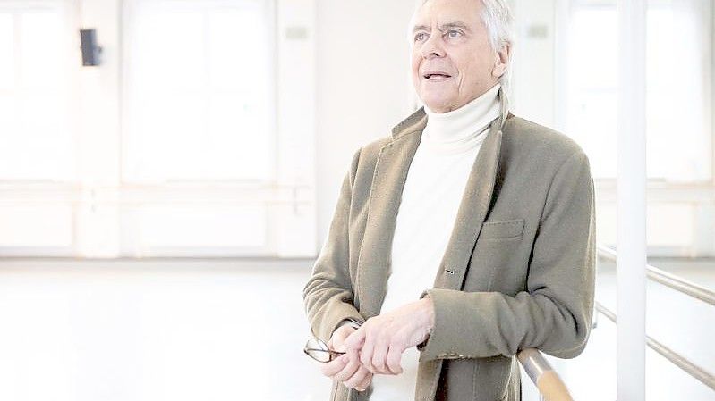 Ballett-Chef John Neumeier feiert in der kommenden Saison sein 50-jähriges Jubiläum in Hamburg. Foto: Christian Charisius/dpa