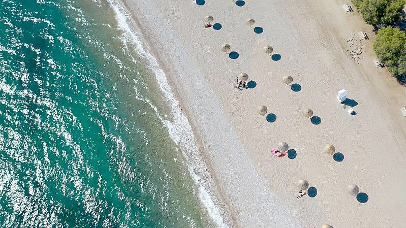 Ein Strand südlich von Athen (Archivbild). Foto: Lefteris Partsalis/XinHua/dpa